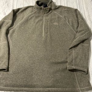 Men north face fleece pull over